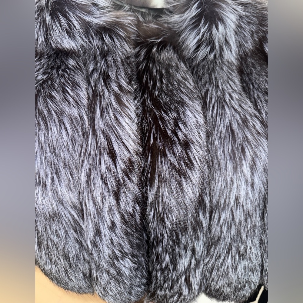 Elegant Gray Fox Fur Jacket - Picture 10 of 11